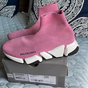 ❌SOLD❌NIB AUTHENTIC Speed 2.0 LT Metallic Sock Sneaker
BALENCIAGA Size 37